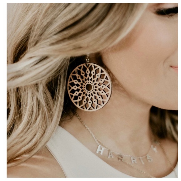 ShopEvelynne Jewelry - Fabulous boho chic Wood Round Earrings